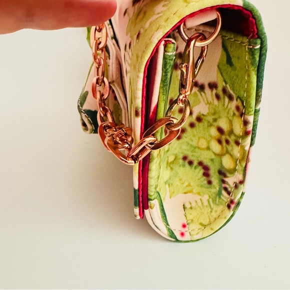 NWOT Ted Baker Light Pink Floral Printed Clutch - Picture 5 of 12